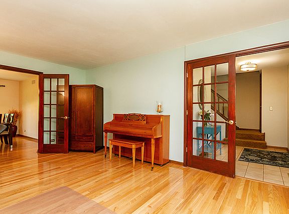 5th image of 804 Francine Dr
