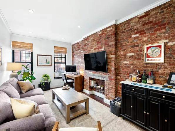 82 Horatio Street 2A image 1 of 9