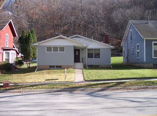 127 Walton St, McGregor, IA 52157