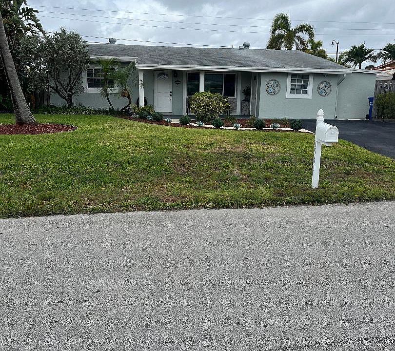 1st image of 3041 NE 10th Avenue