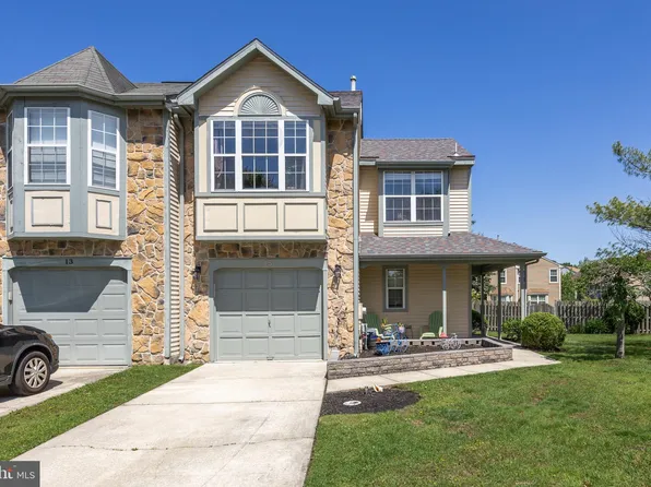 15 Knighton Ln, Mount Laurel, NJ 08054