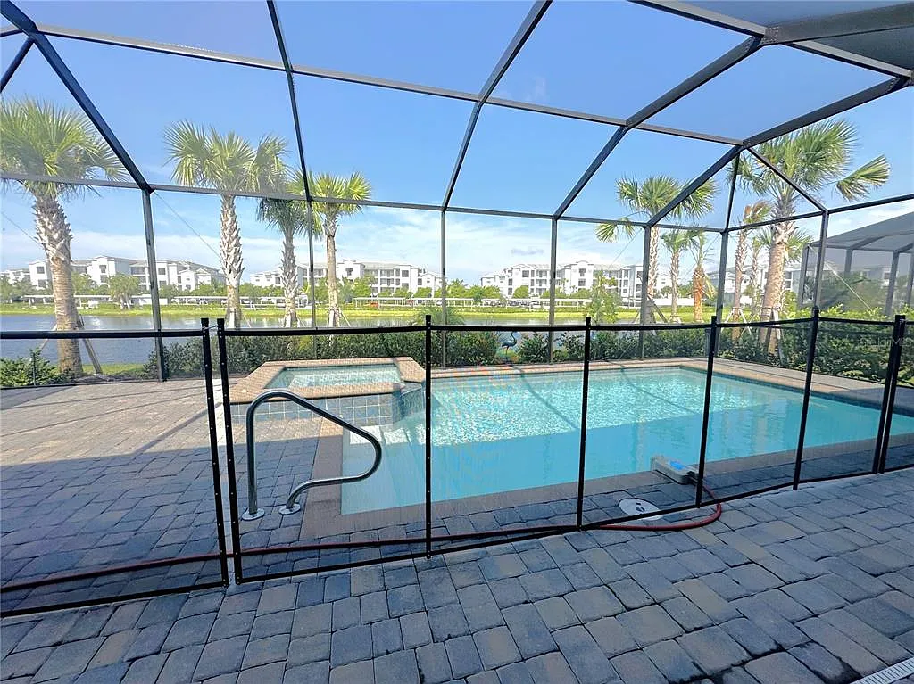 4 bed, 3.0 bath, 2251 sqft, $9,500 — Photo 2