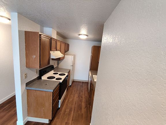 3rd image of 912 N 96th St APT 326