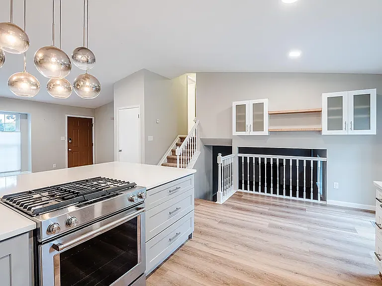 4 bed, 2250 sqft, $3,000 — Photo 3