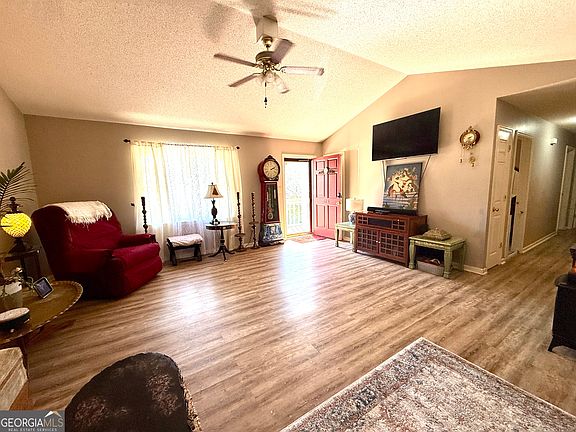 3rd image of 615 E 28th Ave