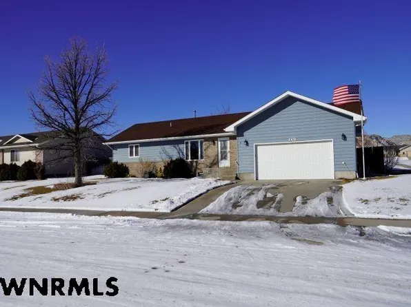 835 18th St, Gering, NE 69341