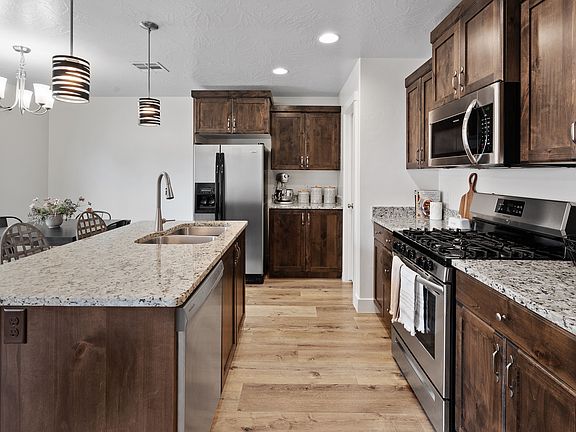 3rd image of 5862 Challenger Way St