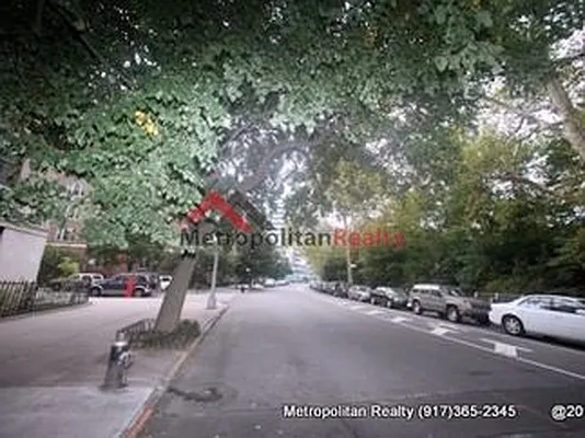 Rented by Metropolitan Realty | media 7