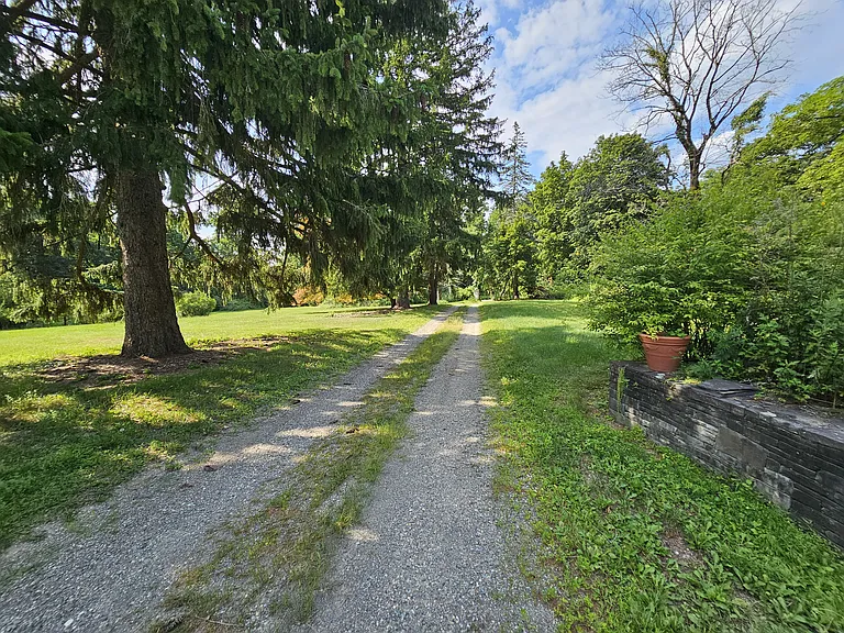 School House Ln — Photo 38