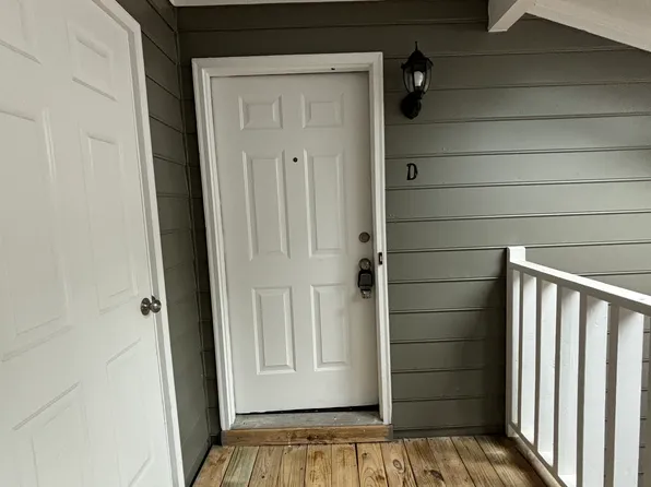 721 Shelby Dr APT D, Greensboro, NC 27409