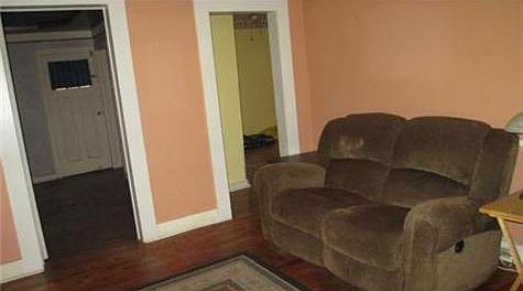 3rd image of 704 Niagara St