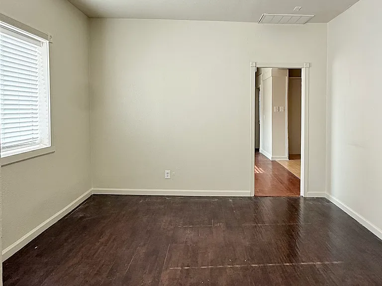 139 W Yosemite Ave — Photo 6