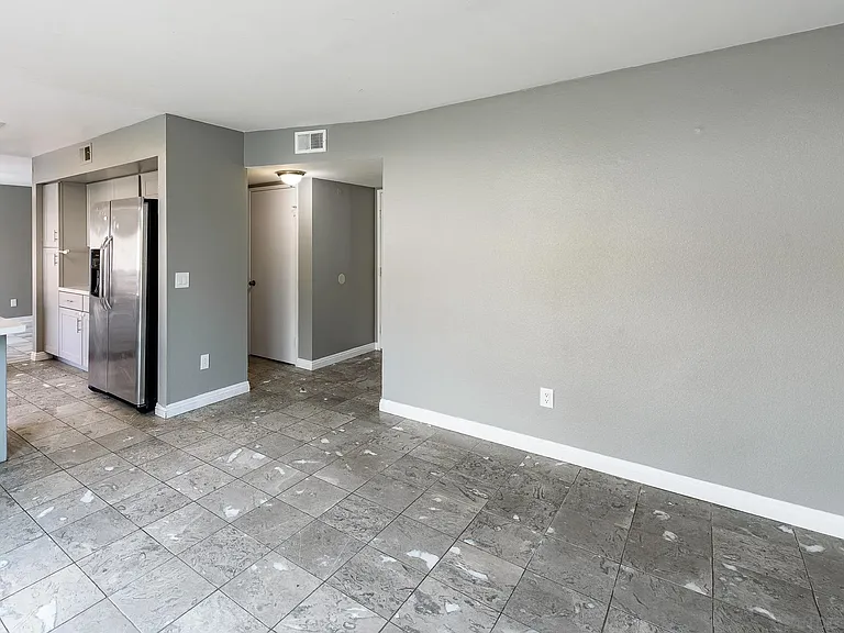 1045 Fuchsia Ln — Photo 14
