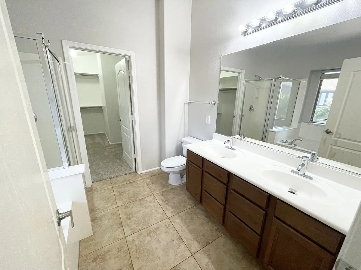 Building Photo - 42495 W Chambers Dr