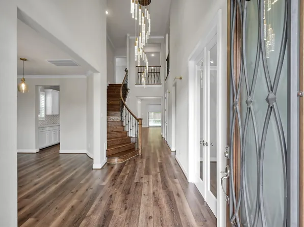 11 Floral Vista Dr, Tomball, TX 77375