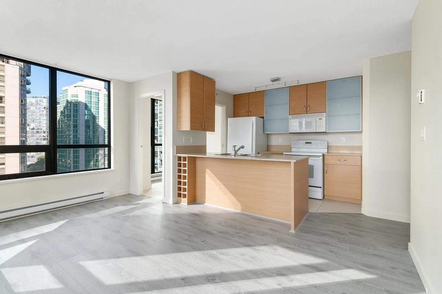 1 bed, 644 sqft, $2,700 — Photo 4