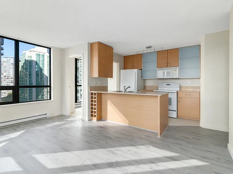 909 Mainland St #1409 — Photo 4