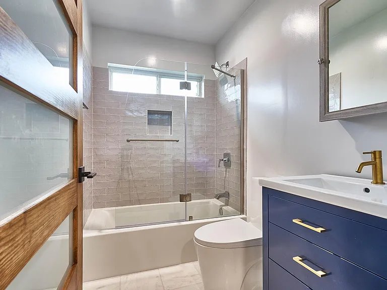 161 S Kingsley Dr — Photo 8