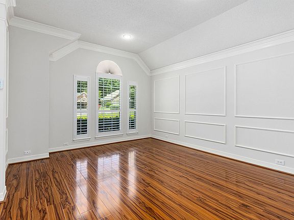 5th image of 612 Prestonwood Cir