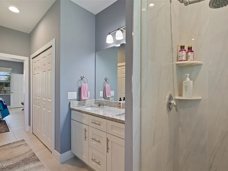 825 SE 5th Pl — Photo 12