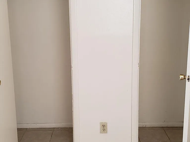 3604 Lafayette Dr NE — Photo 7
