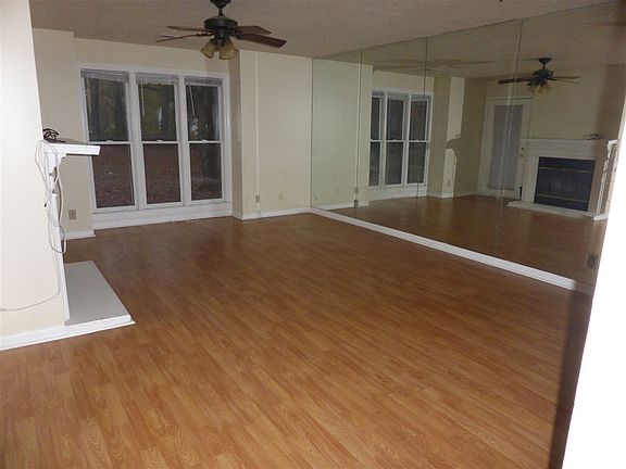 3rd image of 4971 Seven Pine Cir