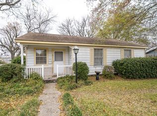 101 Fern Ln, Highlands, TX 77562