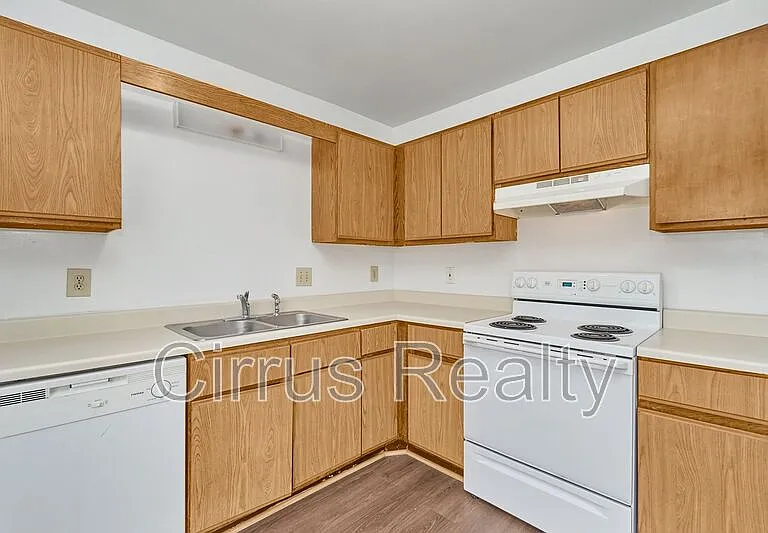 2756 Peach St — Photo 15