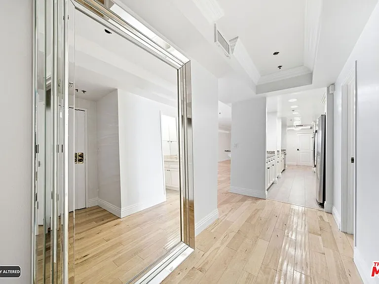 10660 Wilshire Blvd #805 — Photo 18