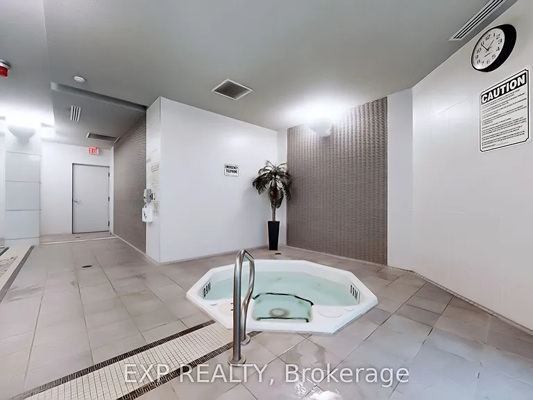 25 Lower Simcoe St #1106 — Photo 22