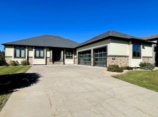 4708 Douglas Dr S, Fargo, ND 58104