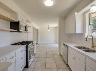 1020 NW 22nd St, Moore, OK 73160