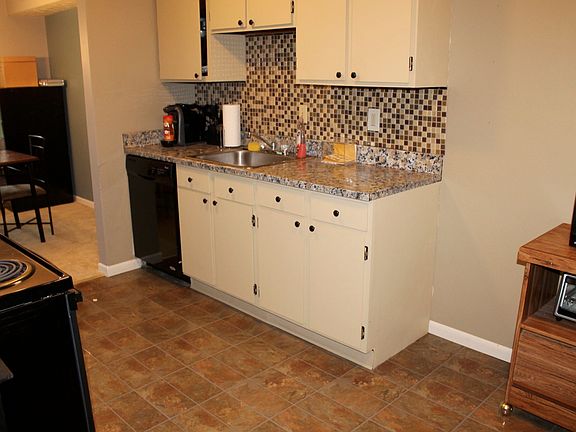 3rd image of 1800 Rolling Hills Dr #3C