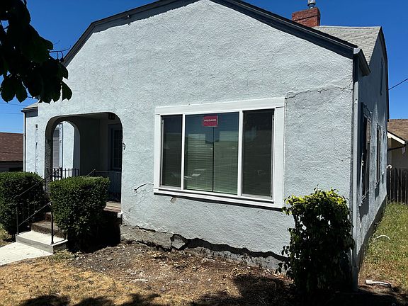 2nd image of 1138 SE Washington Ave