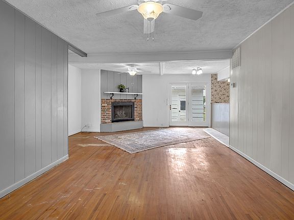 5th image of 1613 E 10th St