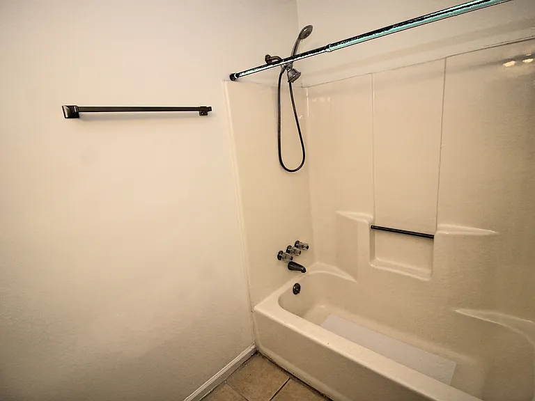 8365 Warren Dr — Photo 11