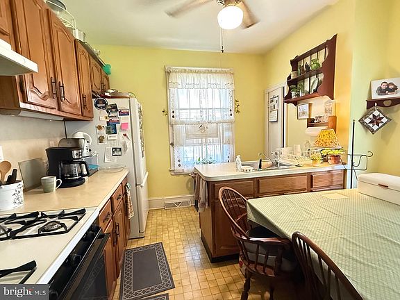 3rd image of 505 Ryers Ave