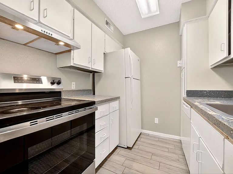 285 Wymore Rd #202 — Photo 24