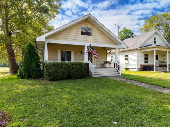 216 E Elm St, Gillespie, IL 62033