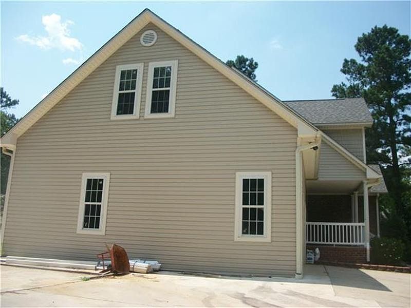 2nd image of 105 Royal Woods Way