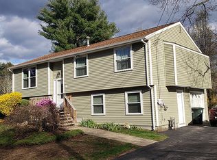 2 Forsythia Ct, Coventry, RI 02816
