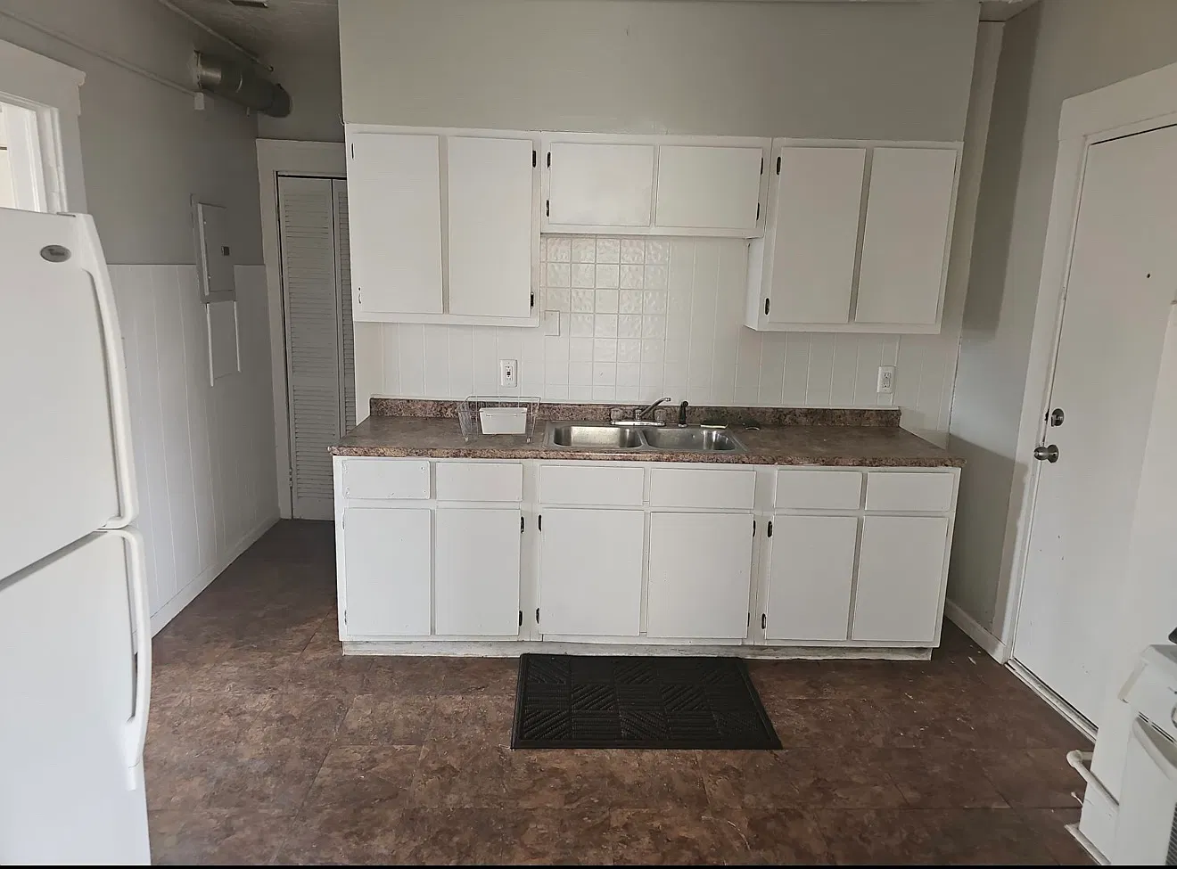 2 bed, $900 — Photo 2