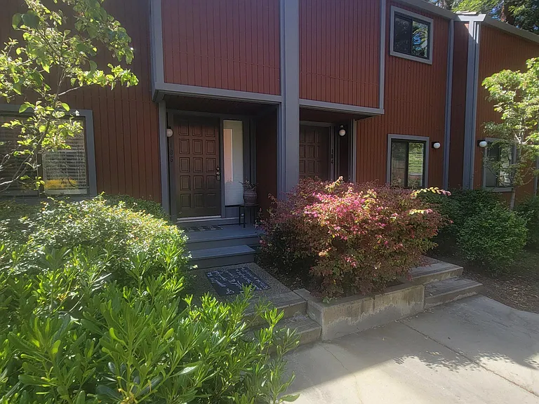 186 Central Ave — Photo 1