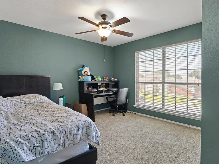 735 Yellowstone Dr — Photo 17