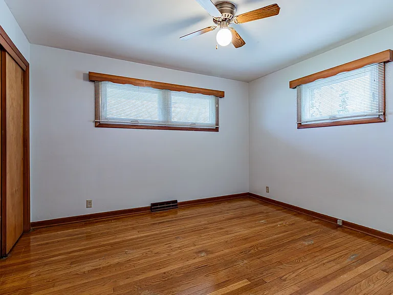 2106 Campbell Dr — Photo 17