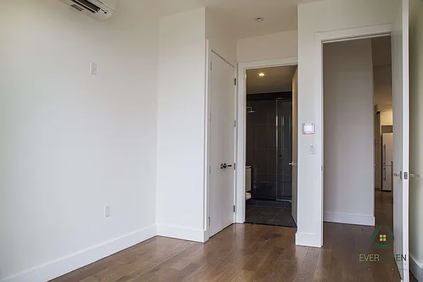 Rented by Evergreen Apartments BK | media 3