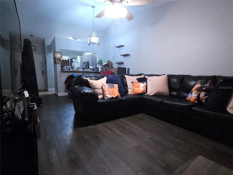 2510 King Oak Cir — Photo 4