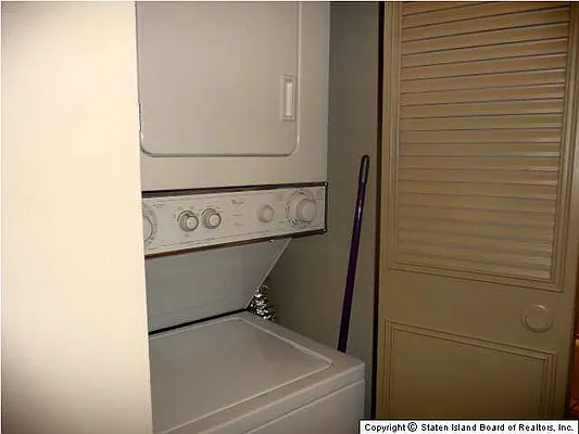 Sold by Gillani Homes Inc. | media 32