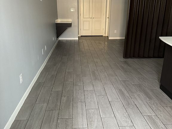 2nd image of 400 S Illinois Ave #11299137