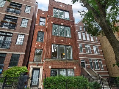 3758 N Fremont St #1, Chicago, IL, 60613